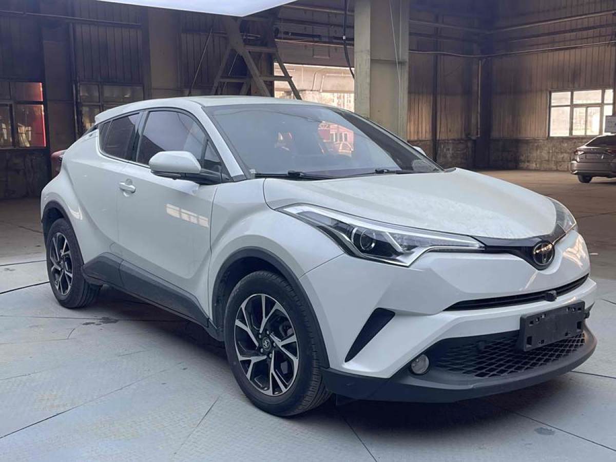 2020年7月豐田 C-HR  2020款 2.0L 領(lǐng)先版