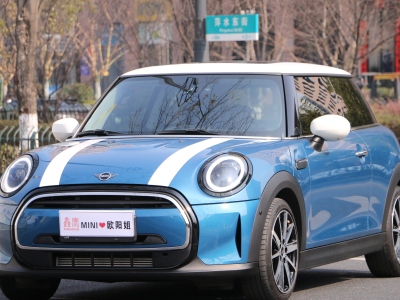 2021年11月 MINI MINI 改款 1.5T COOPER 藝術(shù)家圖片