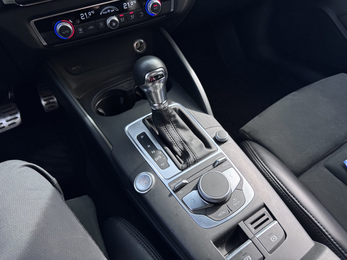 奧迪 奧迪A3  2019款 Limousine 35 TFSI 運(yùn)動(dòng)型 國(guó)V圖片