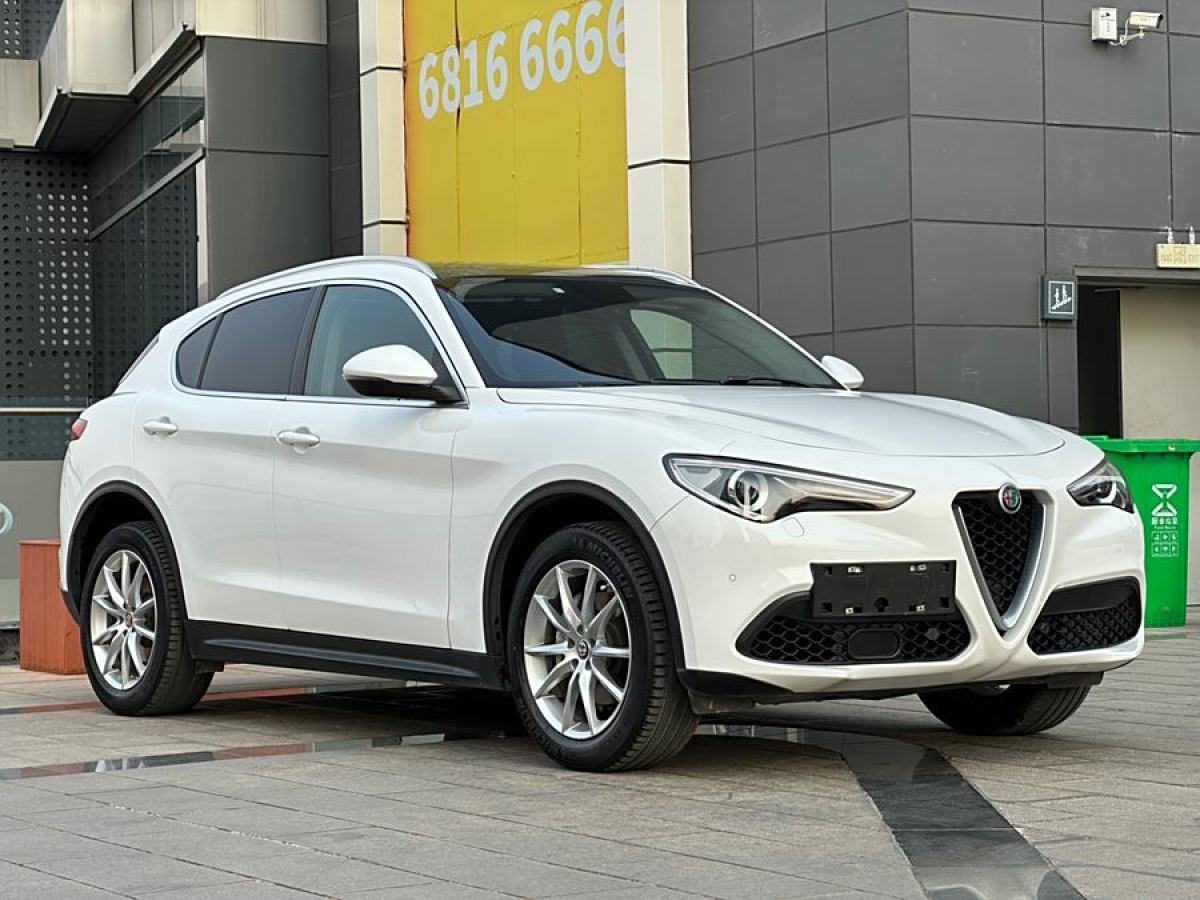 阿爾法·羅密歐 Stelvio  2017款 2.0T 200HP 豪華版圖片