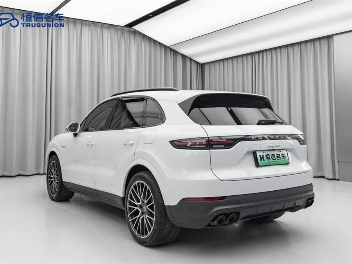 保時(shí)捷 Cayenne新能源  2022款 Cayenne E-Hybrid 2.0T 鉑金版圖片