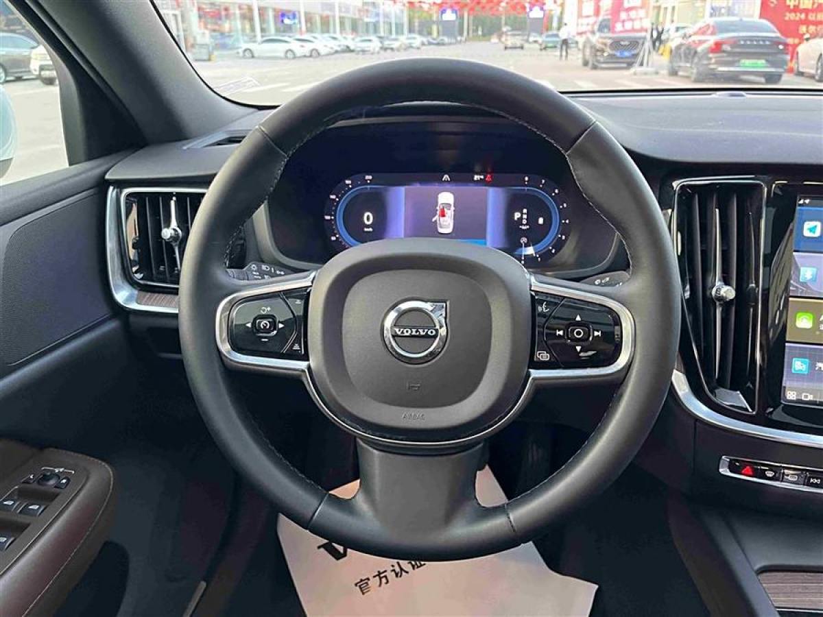 2023年6月沃爾沃 S60L  2023款 B4 智遠(yuǎn)豪華版