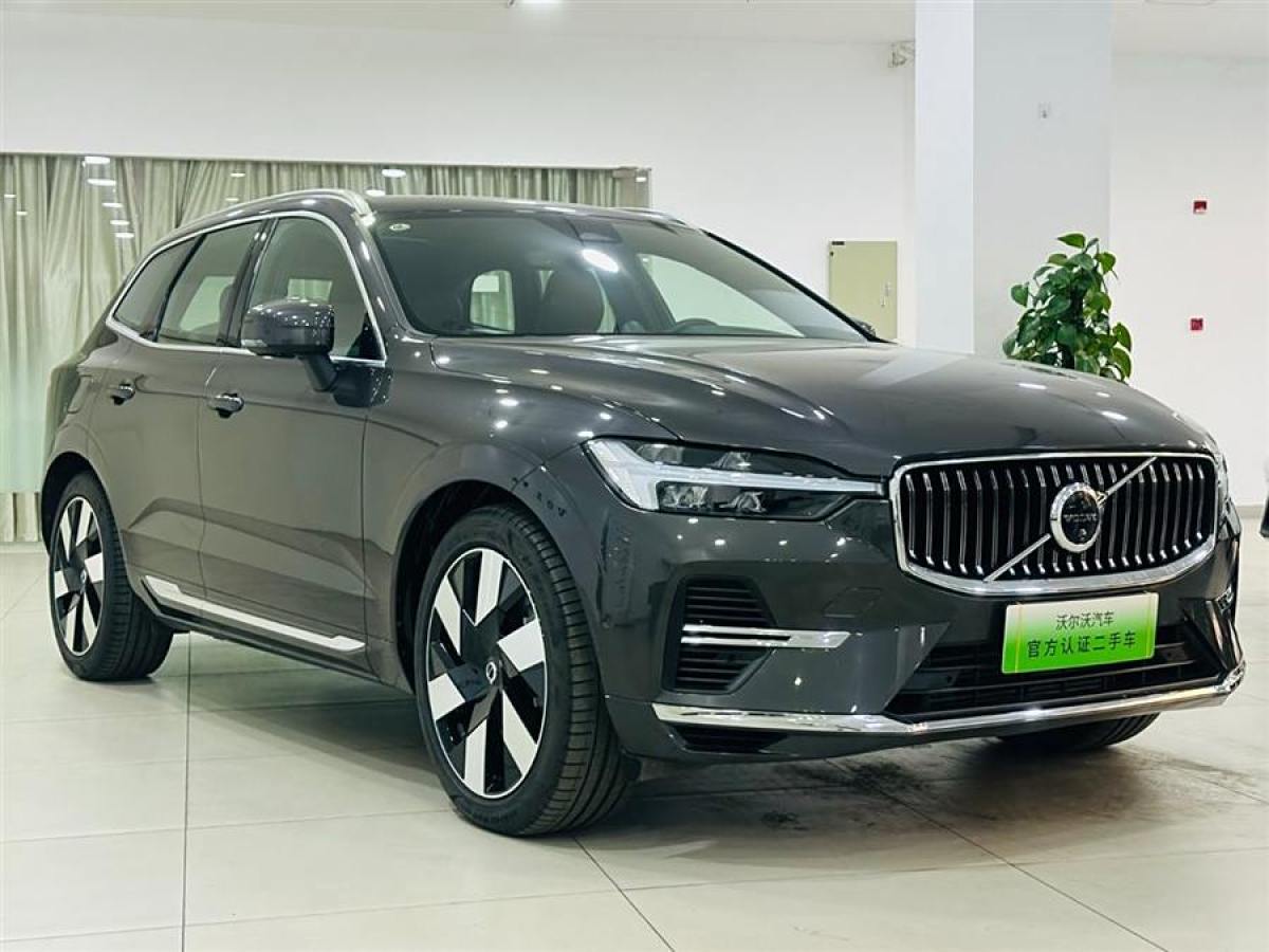 2023年8月沃爾沃 XC60新能源  2024款 T8 插電混動(dòng) 長續(xù)航四驅(qū)智雅豪華版