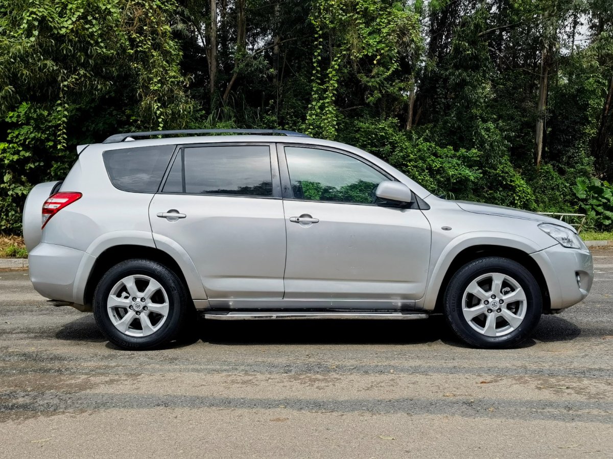 2010年9月豐田 RAV4榮放  2009款 2.4L 自動豪華版