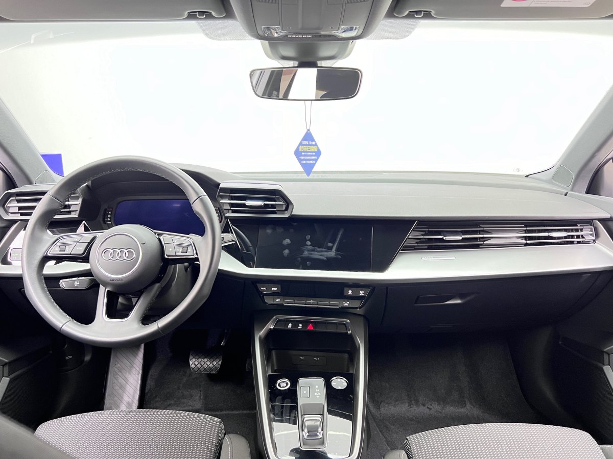 奧迪 奧迪A3  2023款 Sportback 35 TFSI 進(jìn)取運(yùn)動(dòng)型圖片