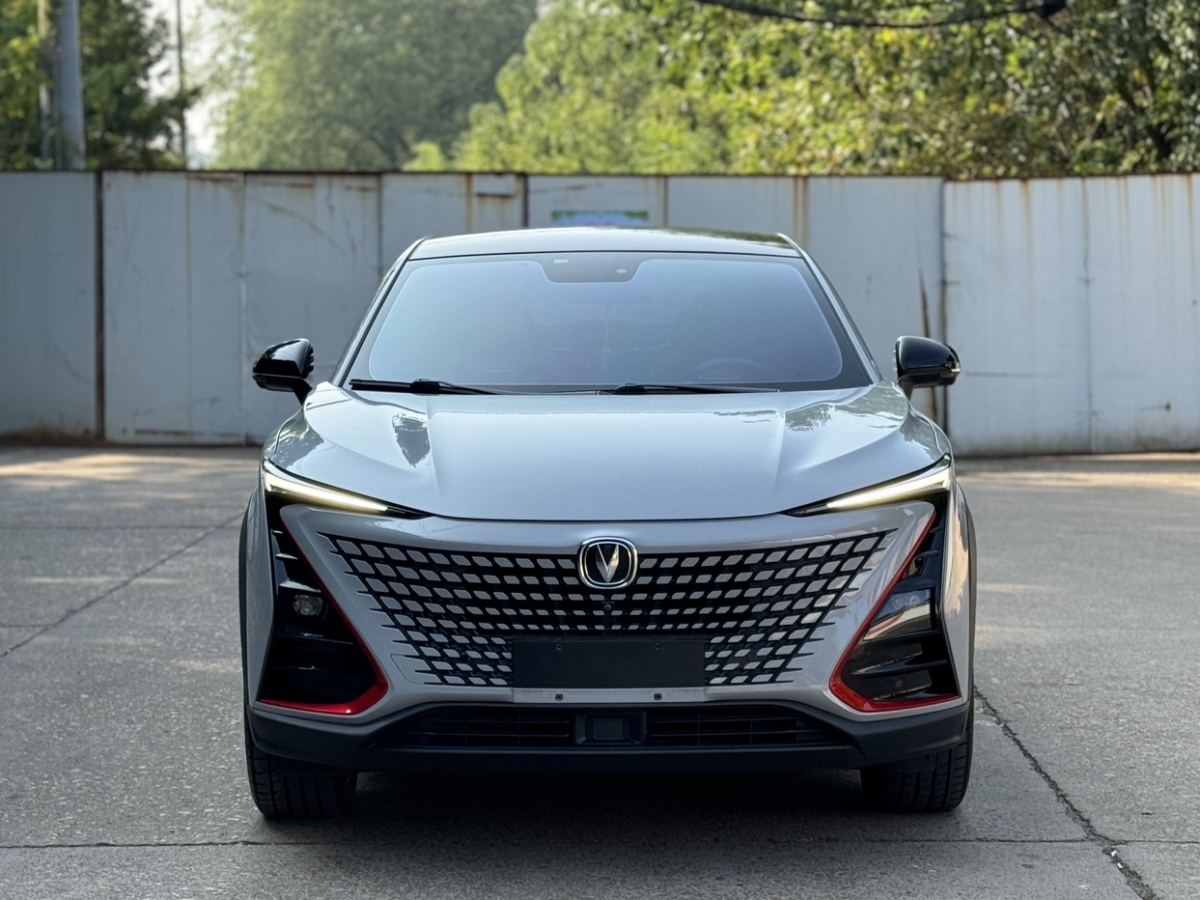 長(zhǎng)安 UNI-T  2020款 1.5T 豪華型圖片