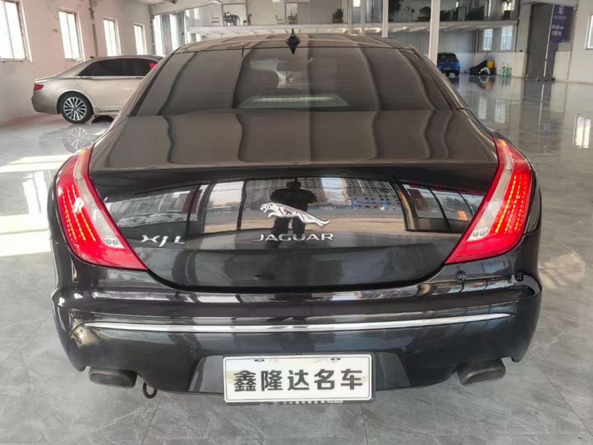 捷豹 XJ  2015款 XJL 2.0T 典雅商務(wù)80周年典藏版圖片