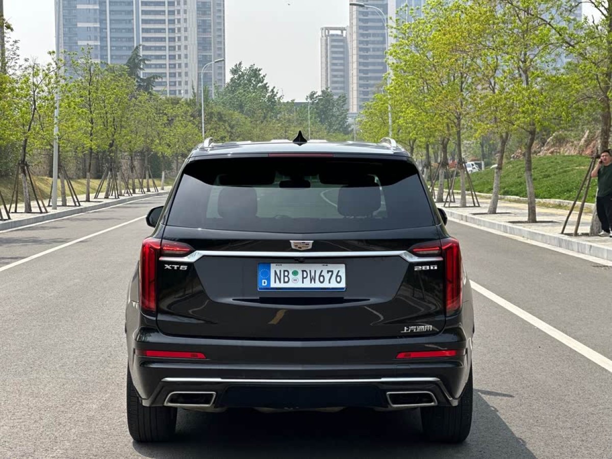 凱迪拉克 XT6  2021款 2.0T 七座兩驅(qū)豪華型圖片