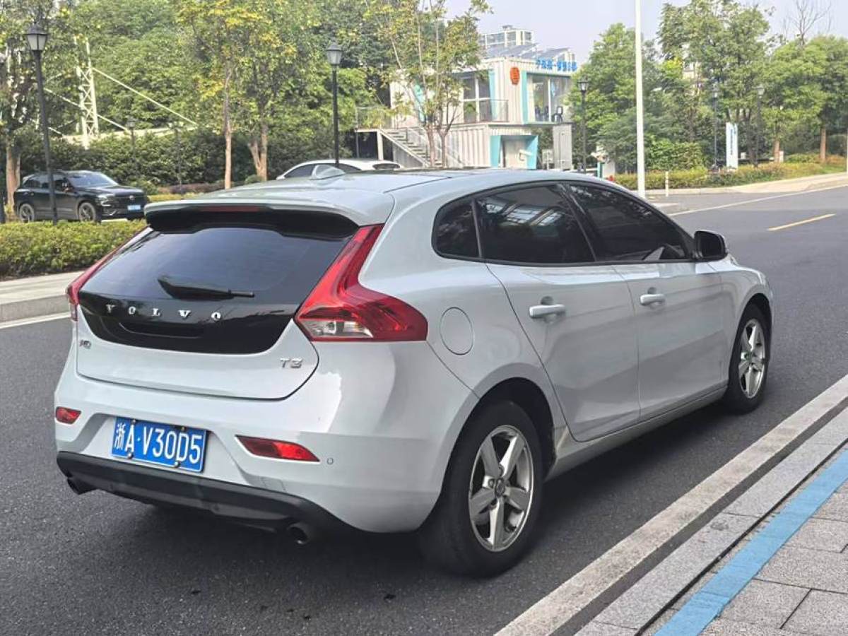 沃爾沃 V40  2016款 T3 智逸版圖片