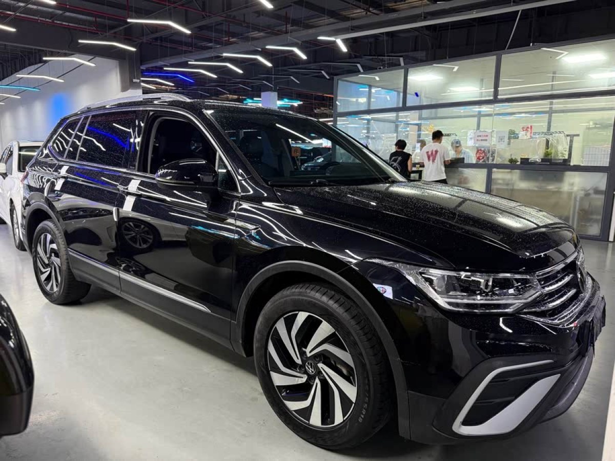 大眾 途觀L  2023款 改款 330TSI 自動(dòng)兩驅(qū)智享版圖片