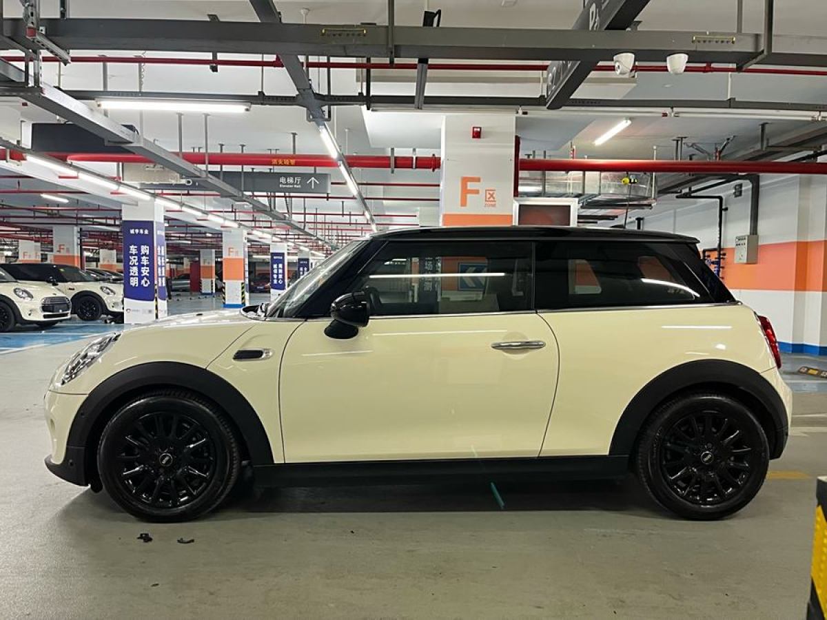 MINI COUNTRYMAN  2018款 1.5T COOPER 經(jīng)典派圖片