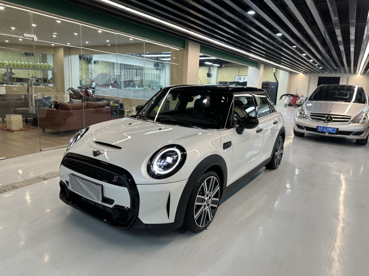 MINI MINI  2023款 改款 2.0T COOPER S 藝術家圖片