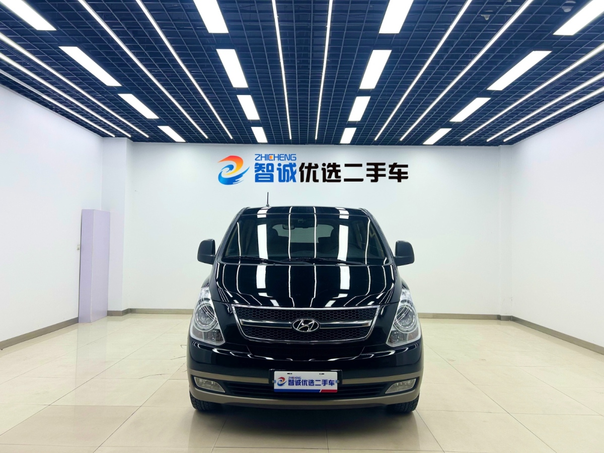 2013年8月現(xiàn)代 H-1輝翼  2011款 2.4L 領(lǐng)航版