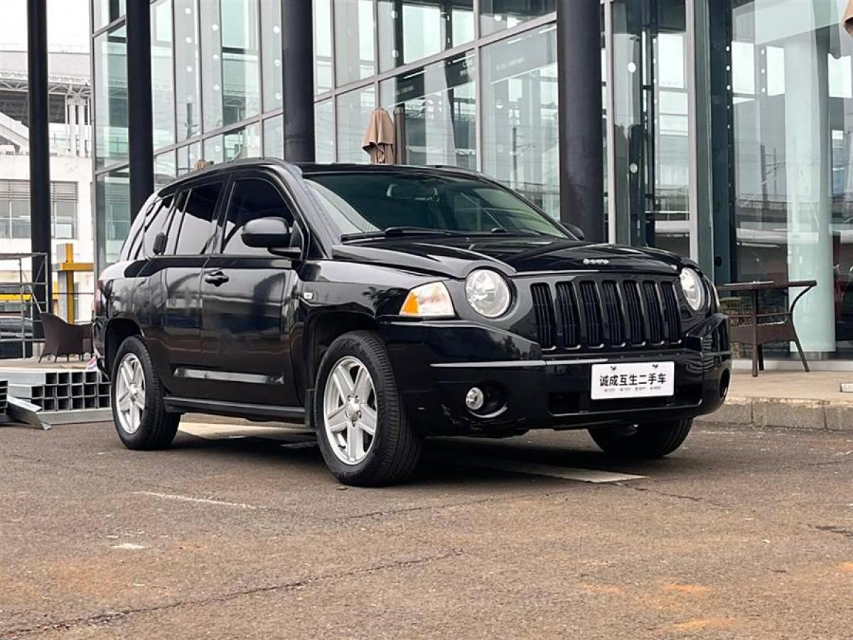 Jeep 指南者  2010款 2.4L 四驅(qū)運動版圖片