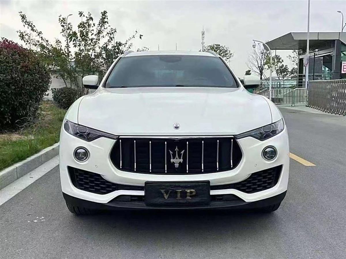 瑪莎拉蒂 Levante  2019款 3.0T 350Hp 標(biāo)準(zhǔn)版 國(guó)VI圖片