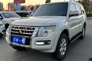 帕杰罗 三菱 3.0L 自动豪华版 国V