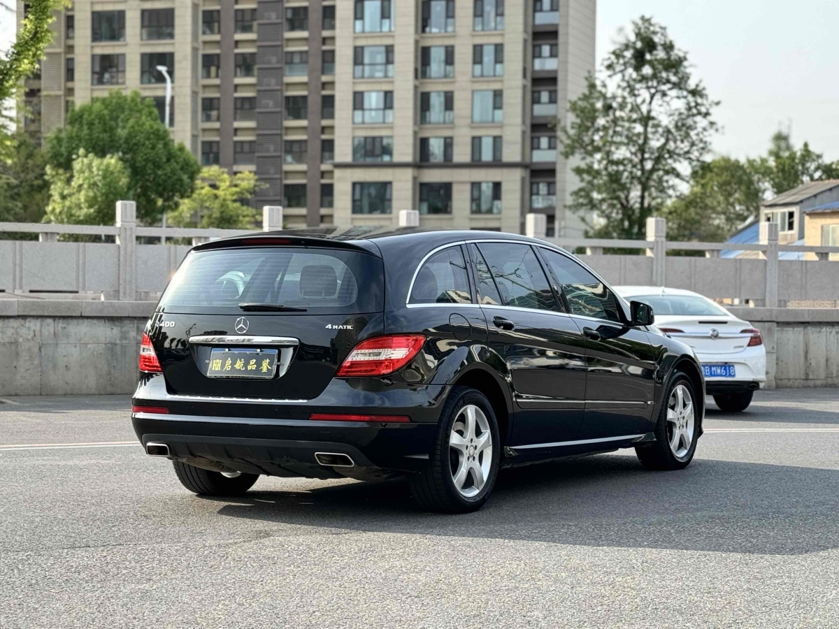 奔馳 奔馳R級(jí)  2015款 R 400 4MATIC 商務(wù)型圖片