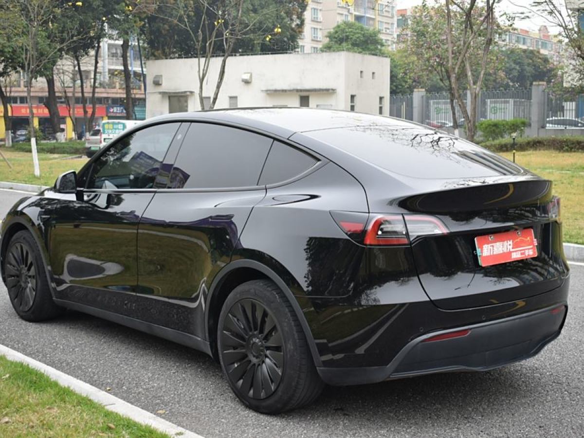 特斯拉 Model Y  2021款 改款 標(biāo)準(zhǔn)續(xù)航后驅(qū)升級版圖片