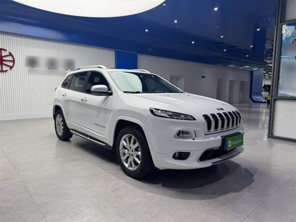 Jeep 自由光  2017款 2.4L 專業(yè)智能版圖片