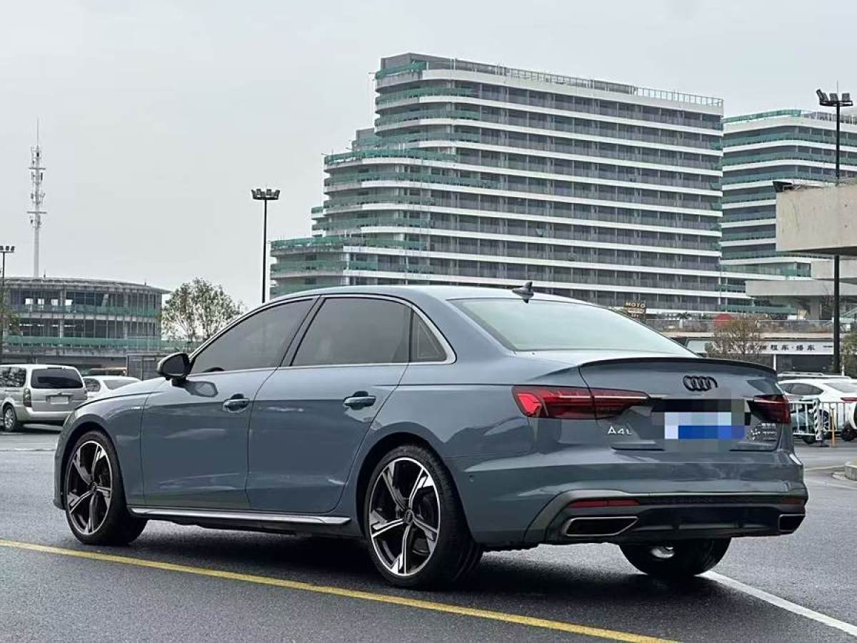 奧迪 奧迪A4L  2022款 40 TFSI quattro RS套件燃速型圖片