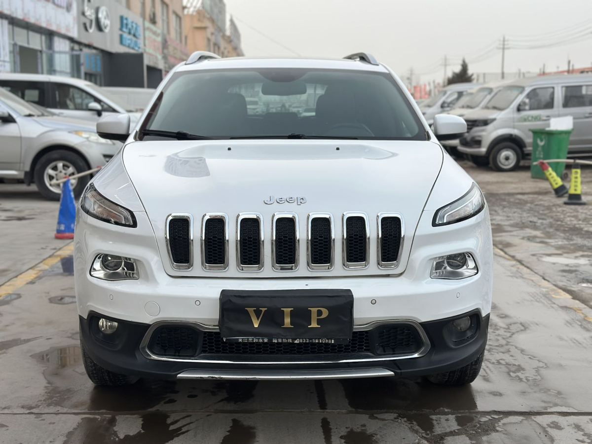 Jeep 自由光  2016款 2.4L 專業(yè)版圖片