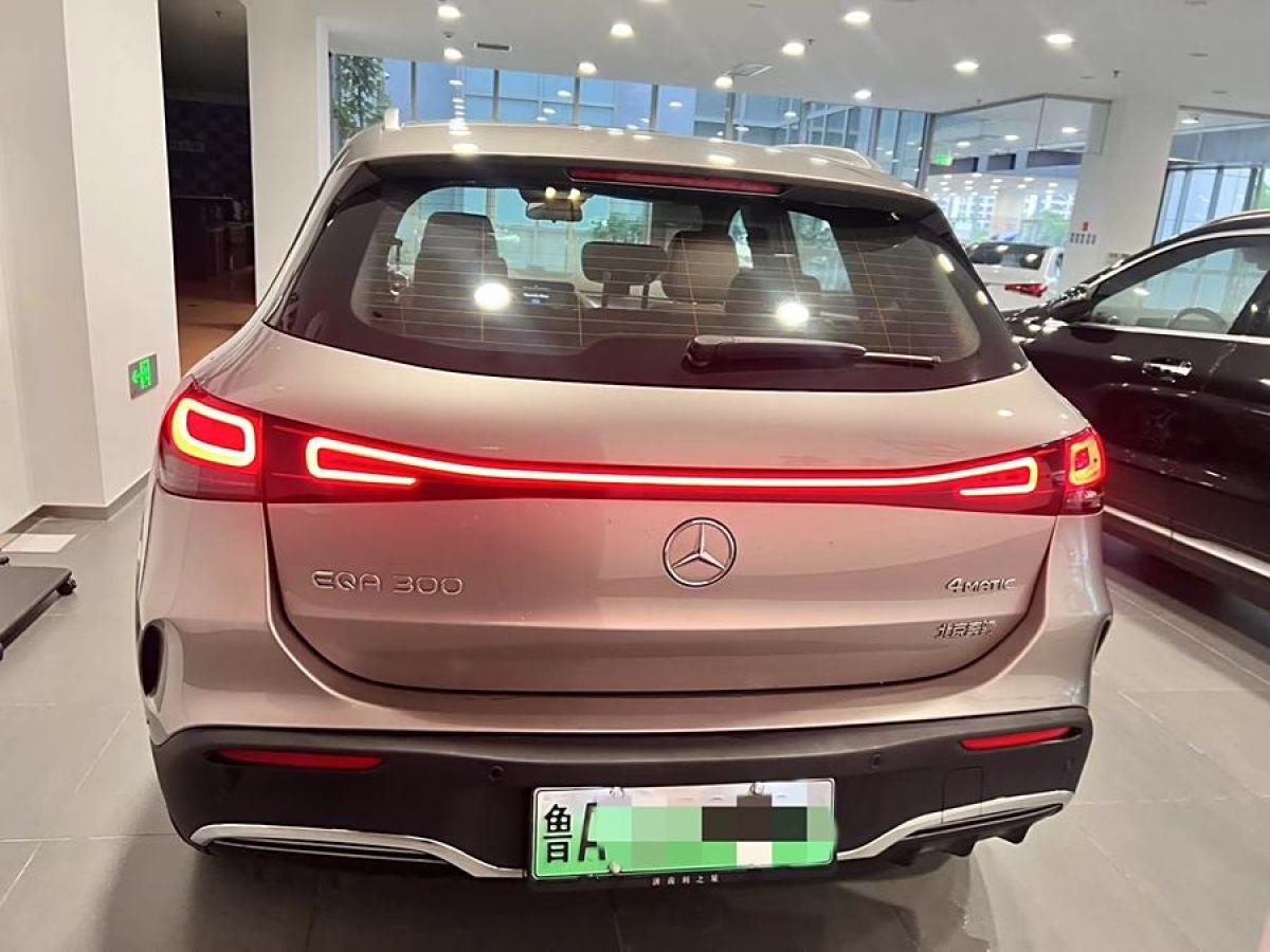 奔馳 奔馳EQA  2022款 EQA 300 4MATIC 首發(fā)特別版圖片