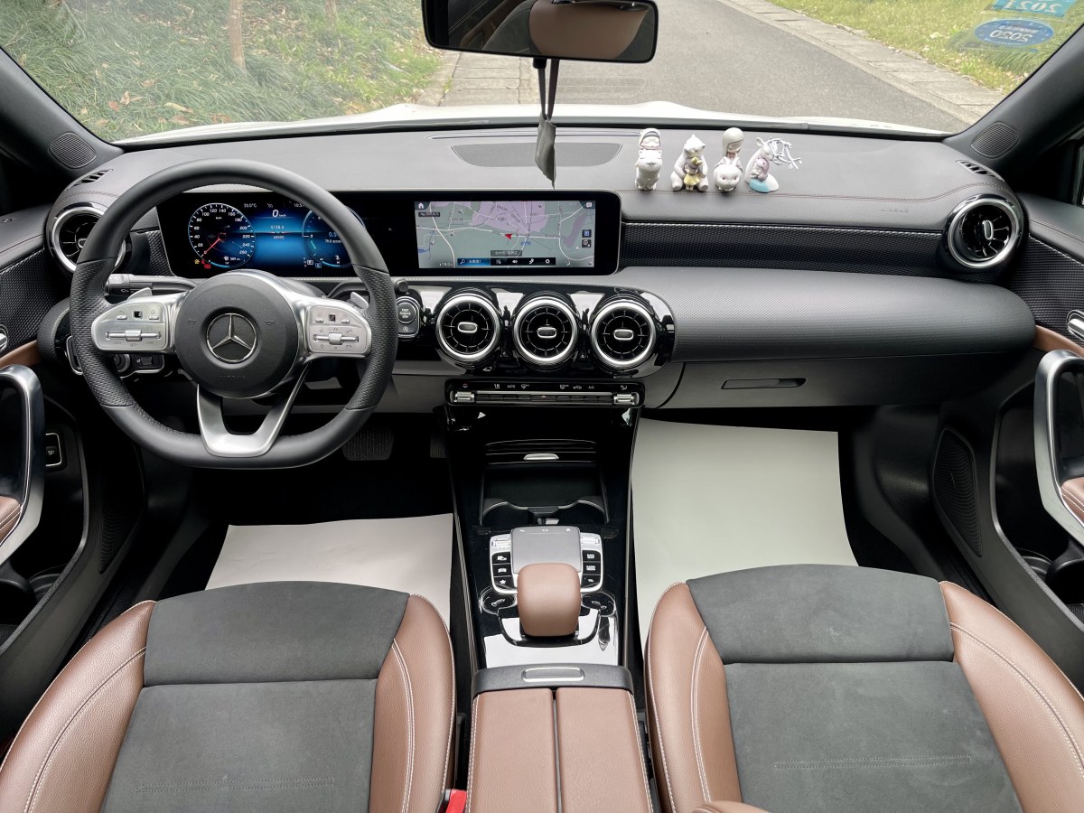 2019年9月奔驰 奔驰A级  2019款  改款 A 200 L 运动轿车
