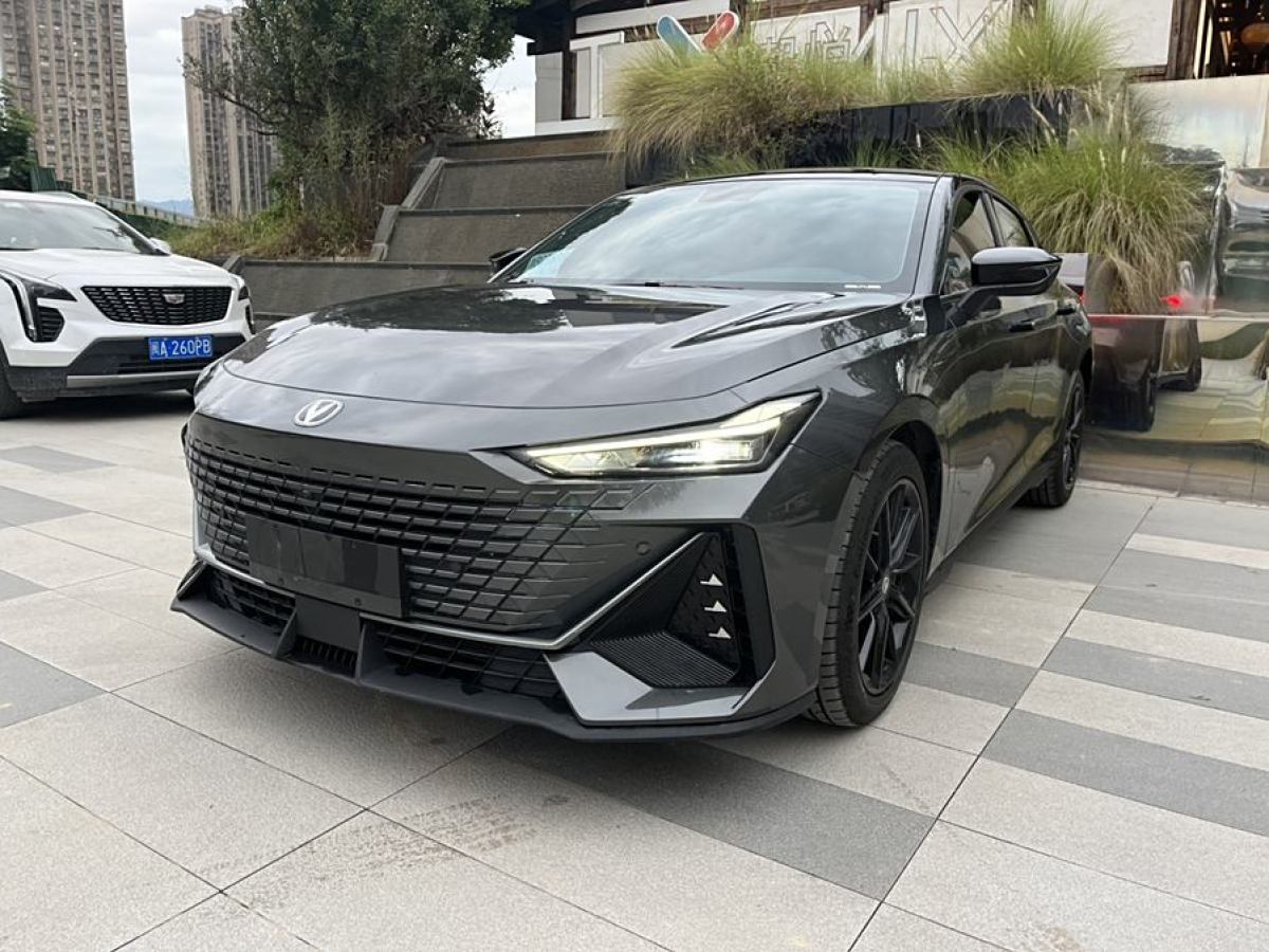 長(zhǎng)安 長(zhǎng)安UNI-V  2022款 1.5T 尊貴型圖片