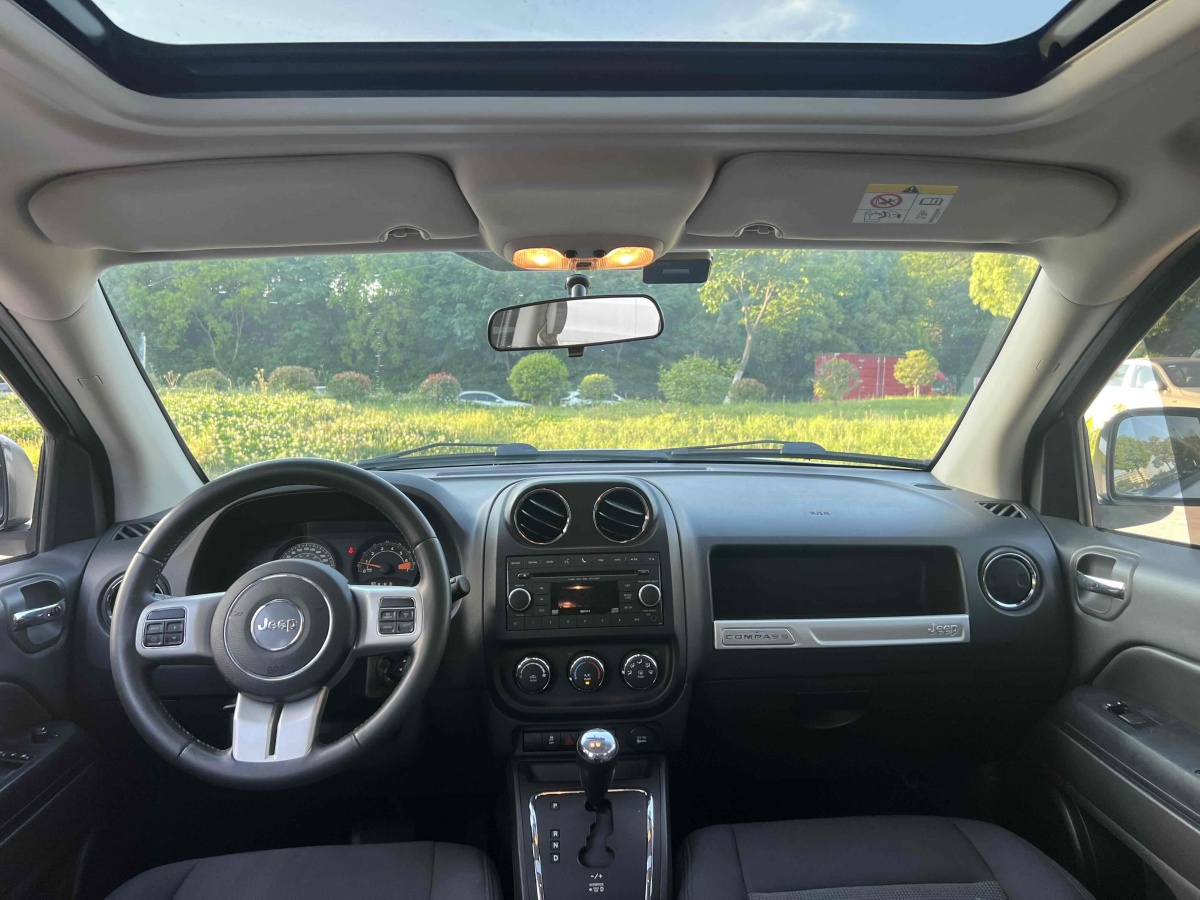 Jeep 指南者  2014款 改款 2.0L 两驱进取版图片