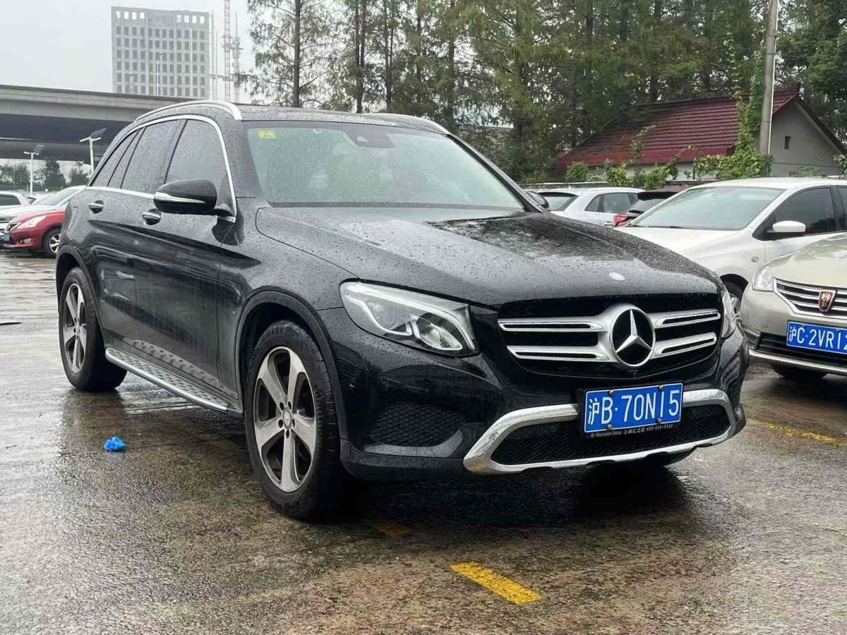 2016年4月奔馳 奔馳GLC  2016款 GLC 260 4MATIC 動(dòng)感型