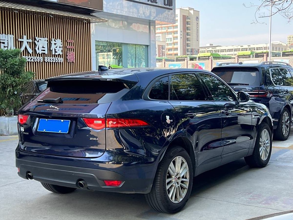 捷豹 F-PACE  2018款 2.0T 兩驅(qū)都市尊享版圖片