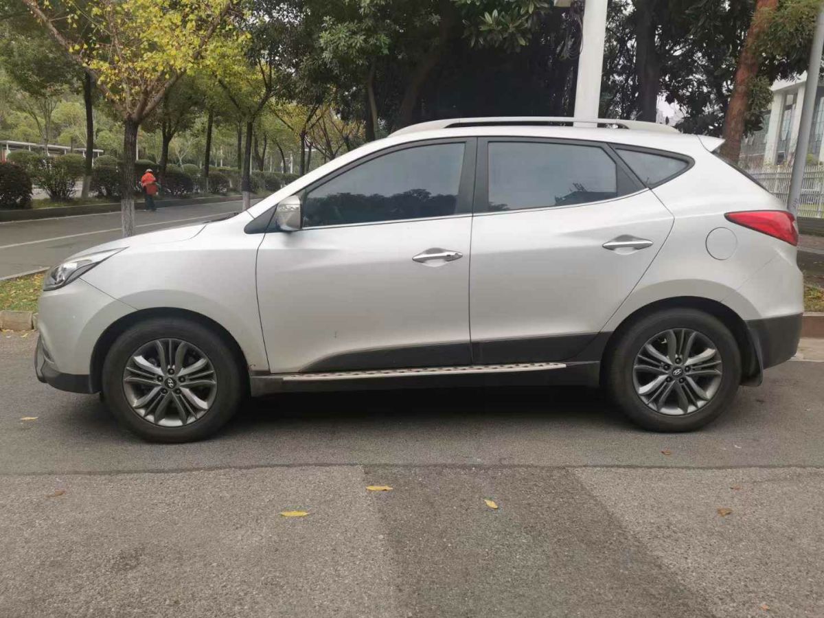 現(xiàn)代 ix35  2015款 2.0 GLS 四驅(qū)智能型圖片