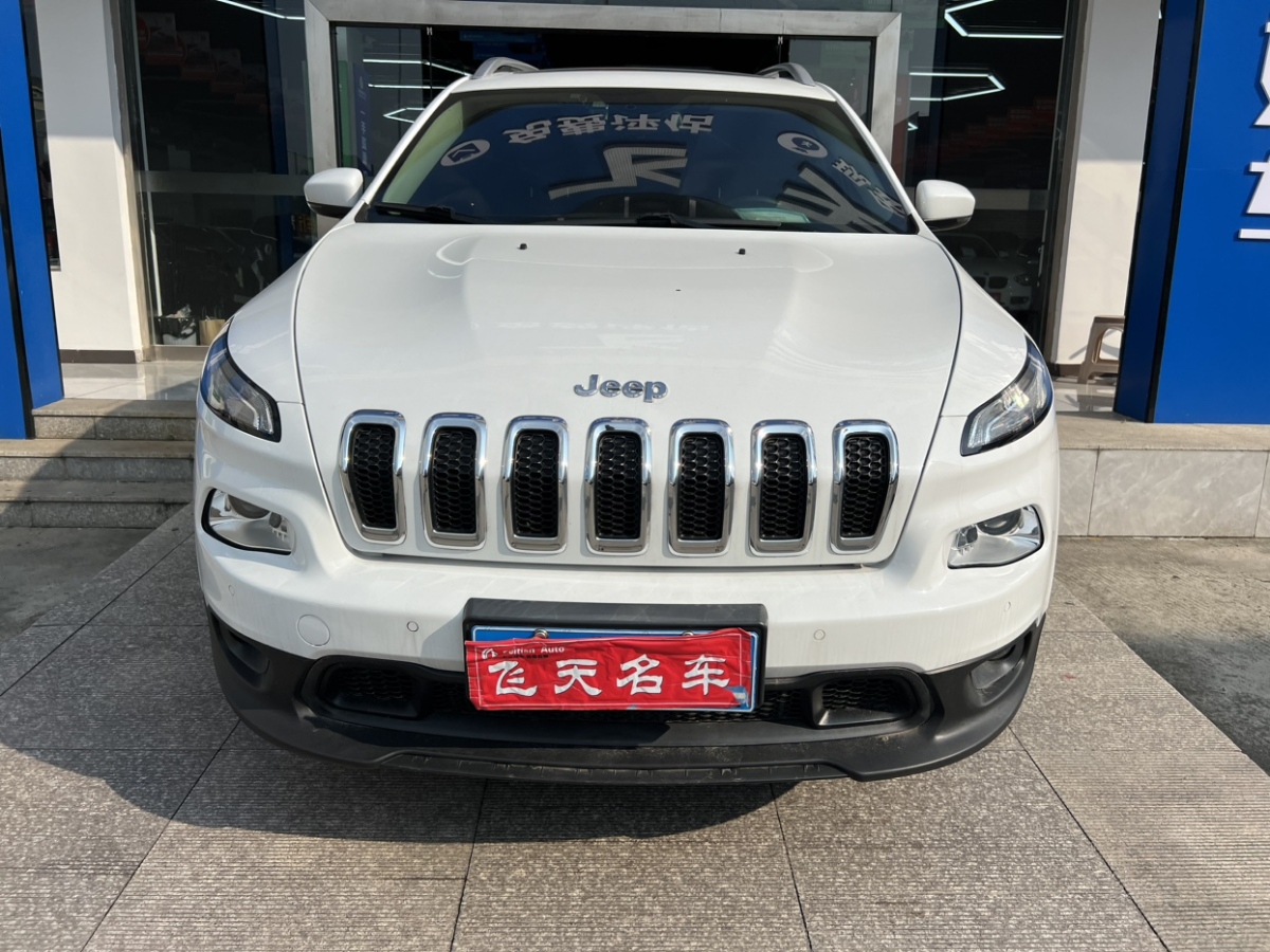 Jeep 自由光  2016款 2.0L 优越版图片