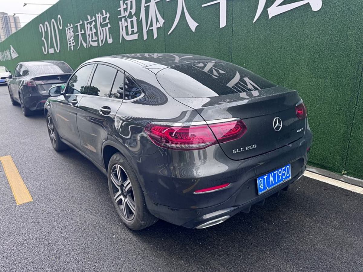 奔馳 奔馳GLC  2022款 改款 GLC 260 4MATIC 轎跑SUV圖片