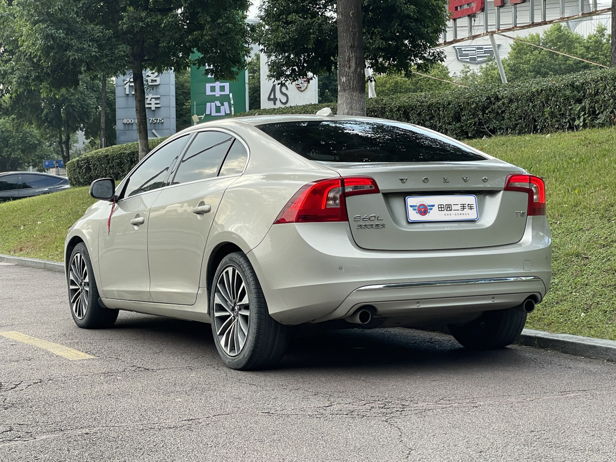 沃爾沃 S60  1448款 2.0T T5智尊版圖片