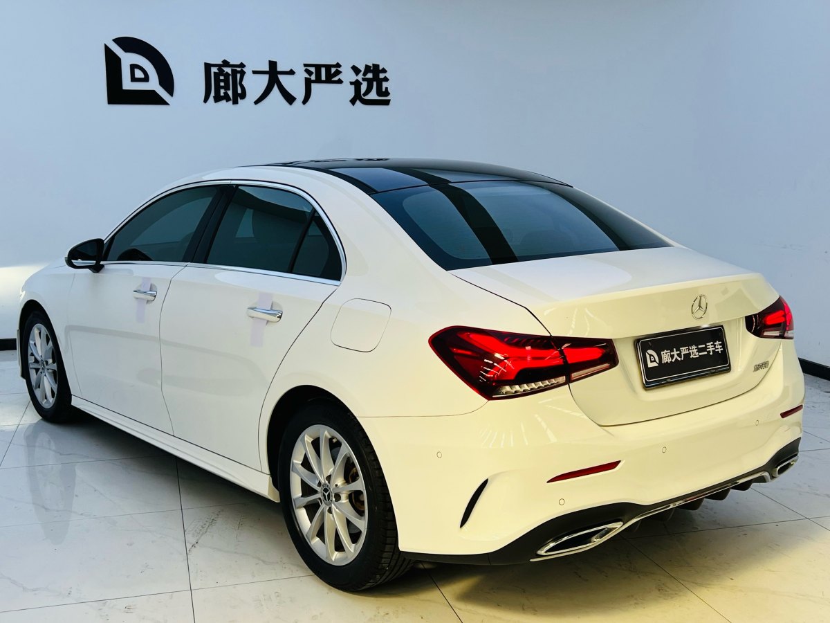 奔馳 奔馳A級(jí)  2020款 改款 A 200 L 運(yùn)動(dòng)轎車動(dòng)感型圖片