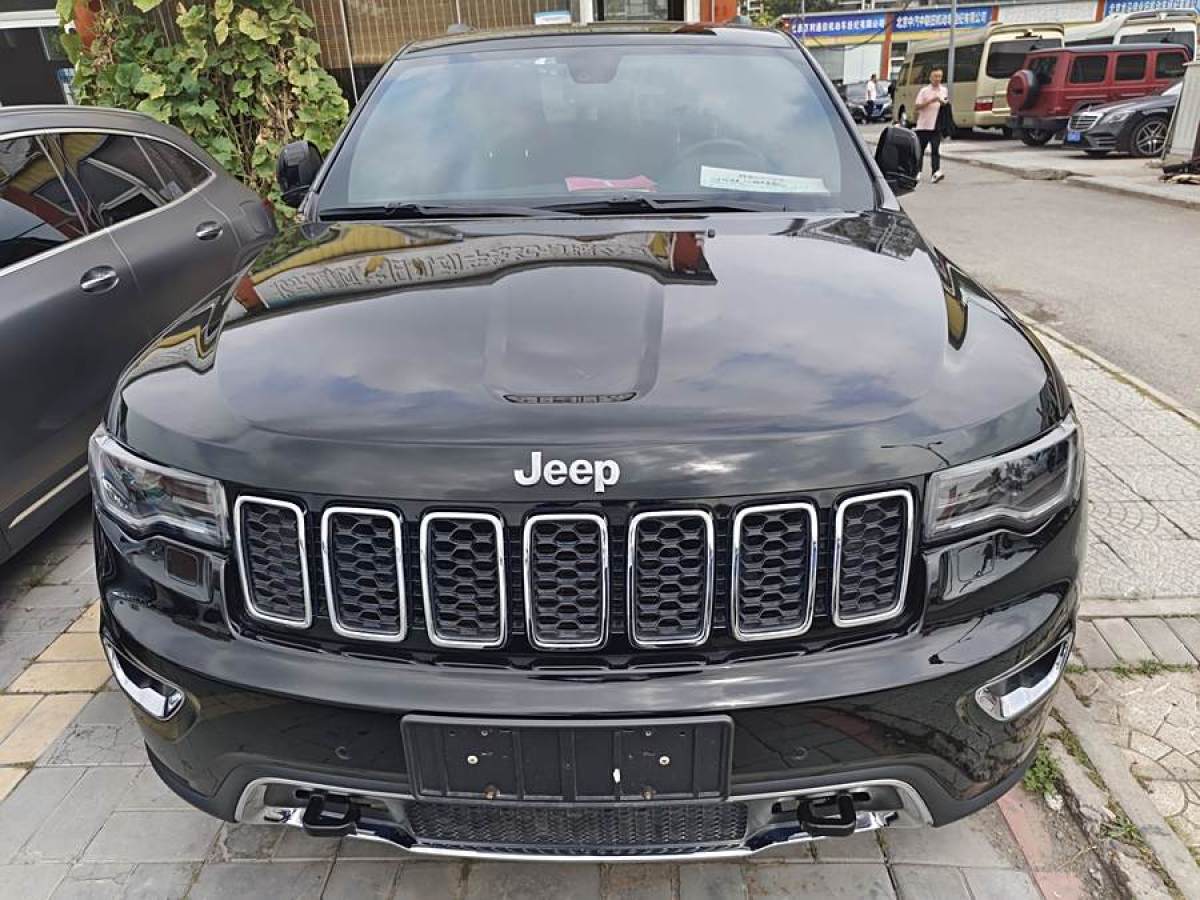 2021年3月Jeep 大切諾基  2020款 3.0L 精英導(dǎo)航版