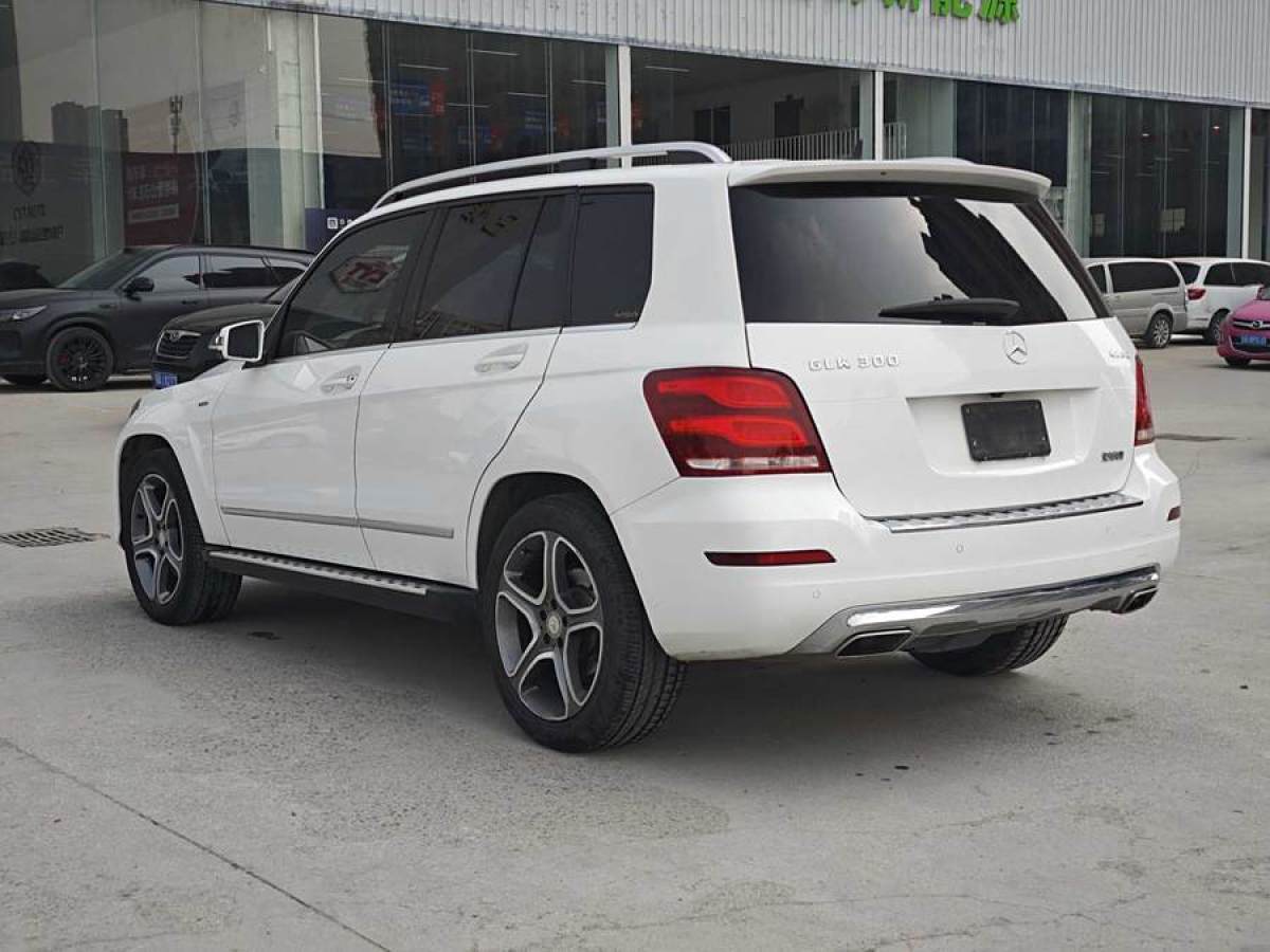 2015年7月奔馳 奔馳GLK級(jí)  2015款 GLK 300 4MATIC 時(shí)尚型 極致版