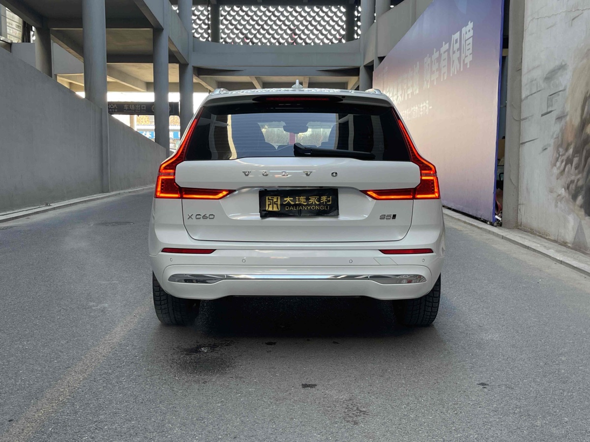 沃爾沃 XC60  2022款 B5 四驅(qū)智遠(yuǎn)豪華版圖片