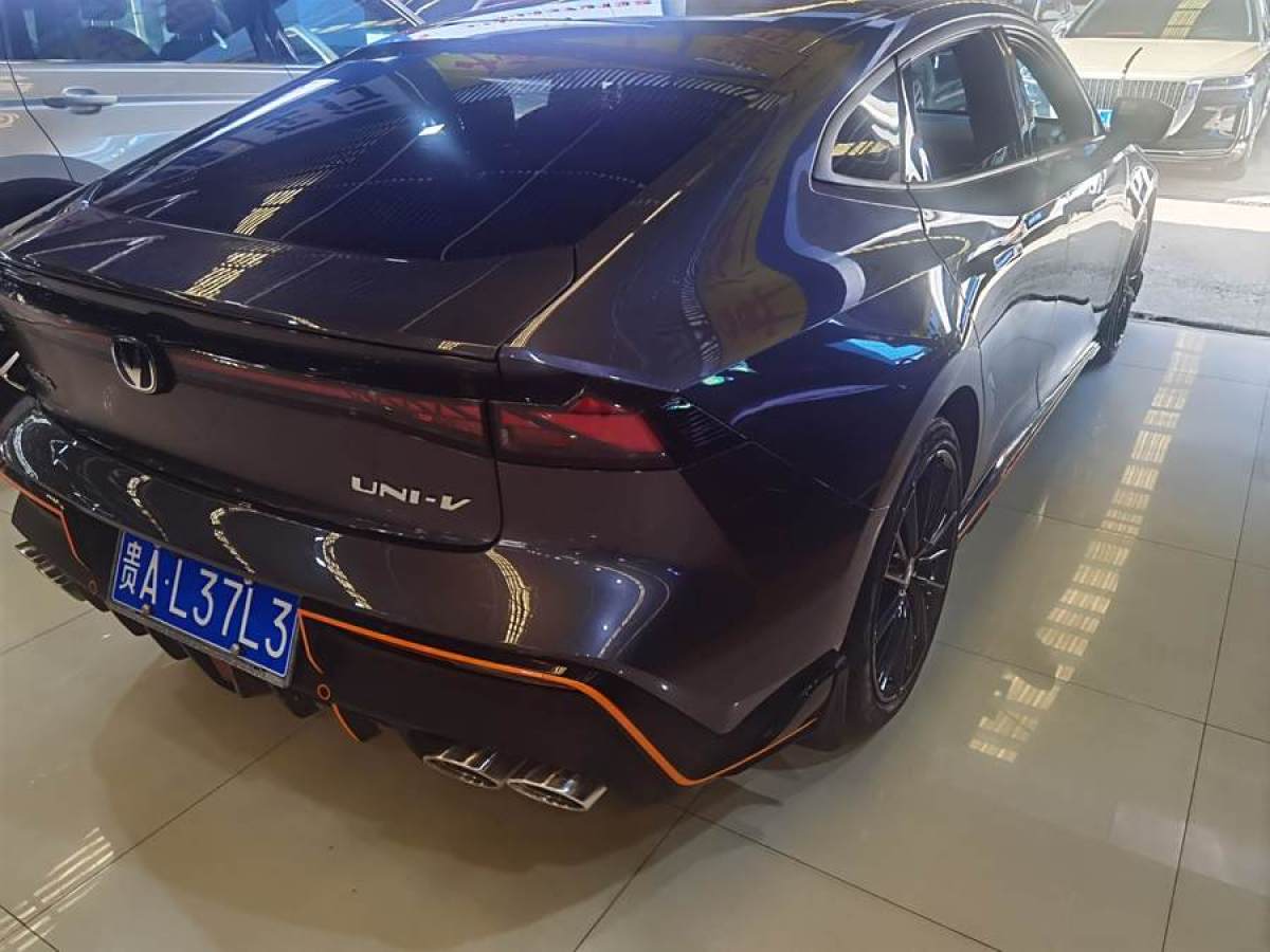 長(zhǎng)安 長(zhǎng)安UNI-V  2022款 1.5T 運(yùn)動(dòng)版圖片