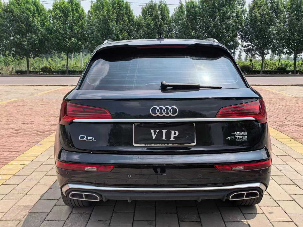 奧迪 奧迪Q5 e-tron  2022款 40 e-tron 星耀型 機(jī)甲套裝圖片