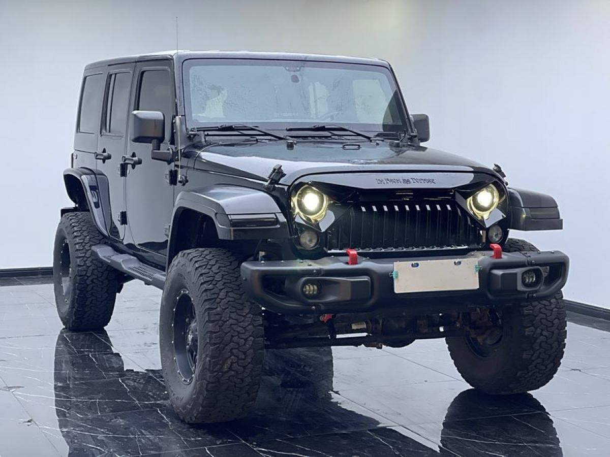 Jeep 牧馬人  2015款 3.0L Sahara 四門舒享版圖片