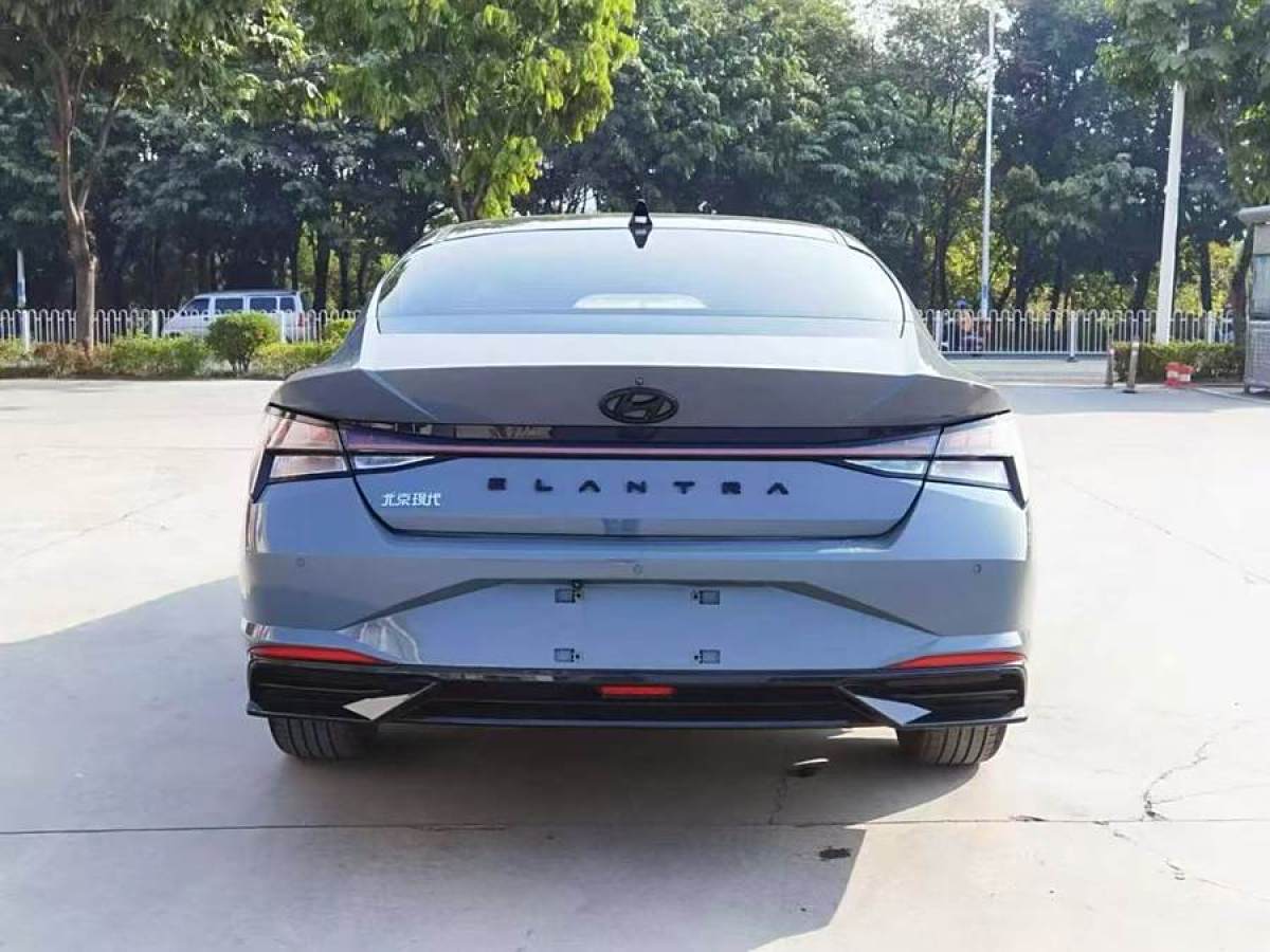 現(xiàn)代 伊蘭特  2022款 1.5L CVT TOP旗艦版圖片