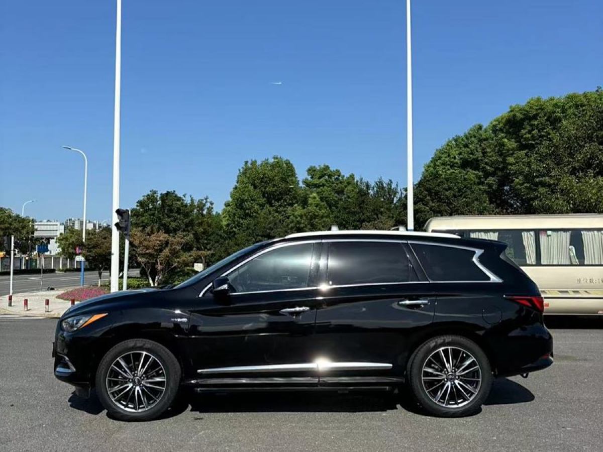 2018年3月英菲尼迪 QX60  2020款 2.5 S/C Hybrid 兩驅(qū)卓越版 國(guó)VI