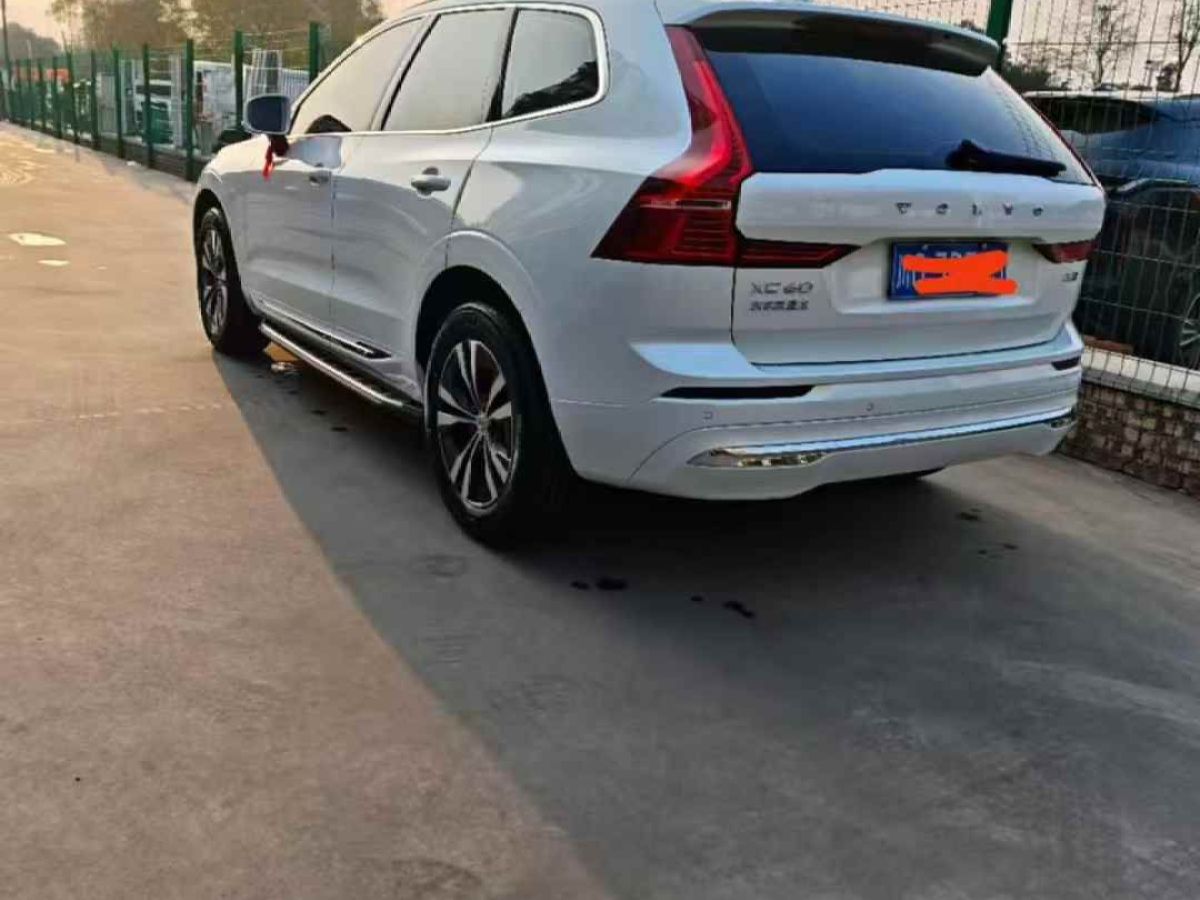 沃爾沃 XC60  2024款 B5 四驅(qū)峽灣版圖片