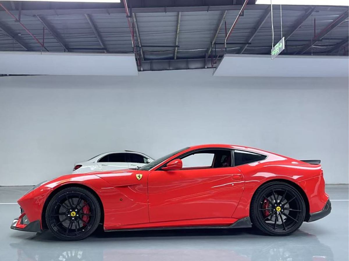 法拉利 F12berlinetta  2013款 6.3L 標(biāo)準(zhǔn)型圖片