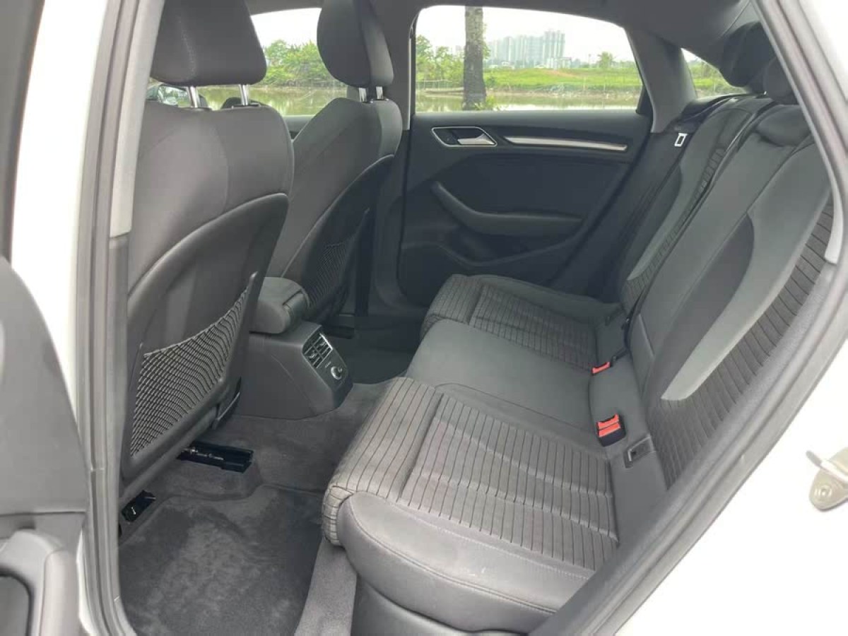 奧迪 奧迪A3  2019款 Limousine 35 TFSI 運(yùn)動(dòng)型 國(guó)VI圖片