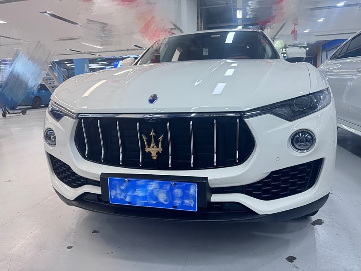 瑪莎拉蒂 Levante  2018款 3.0T 350Hp 標(biāo)準(zhǔn)版圖片