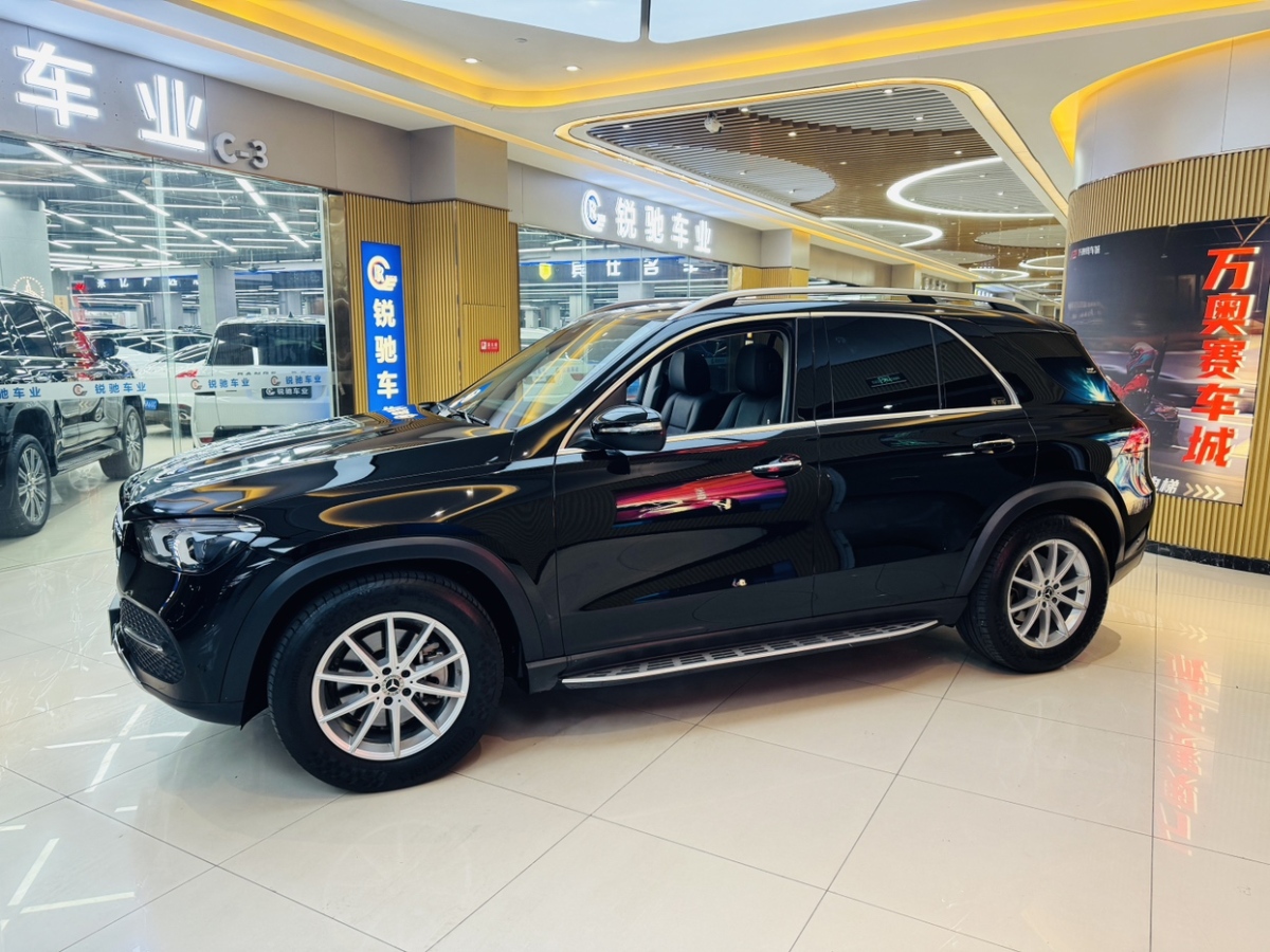 奔馳 奔馳GLE  2022款 改款 GLE 350 4MATIC 時(shí)尚型圖片