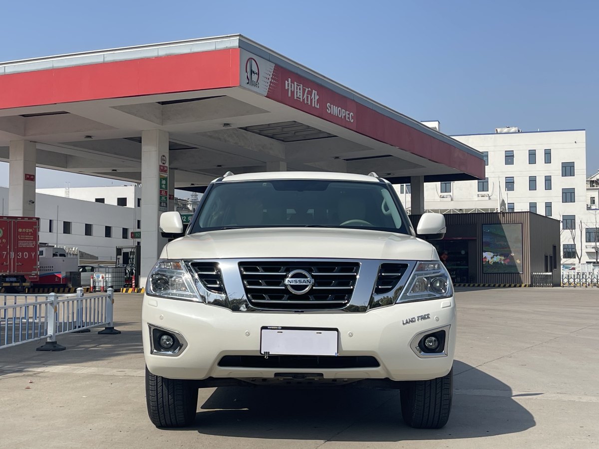 日產(chǎn) 途樂  2018款 4.0L 鉑金型圖片